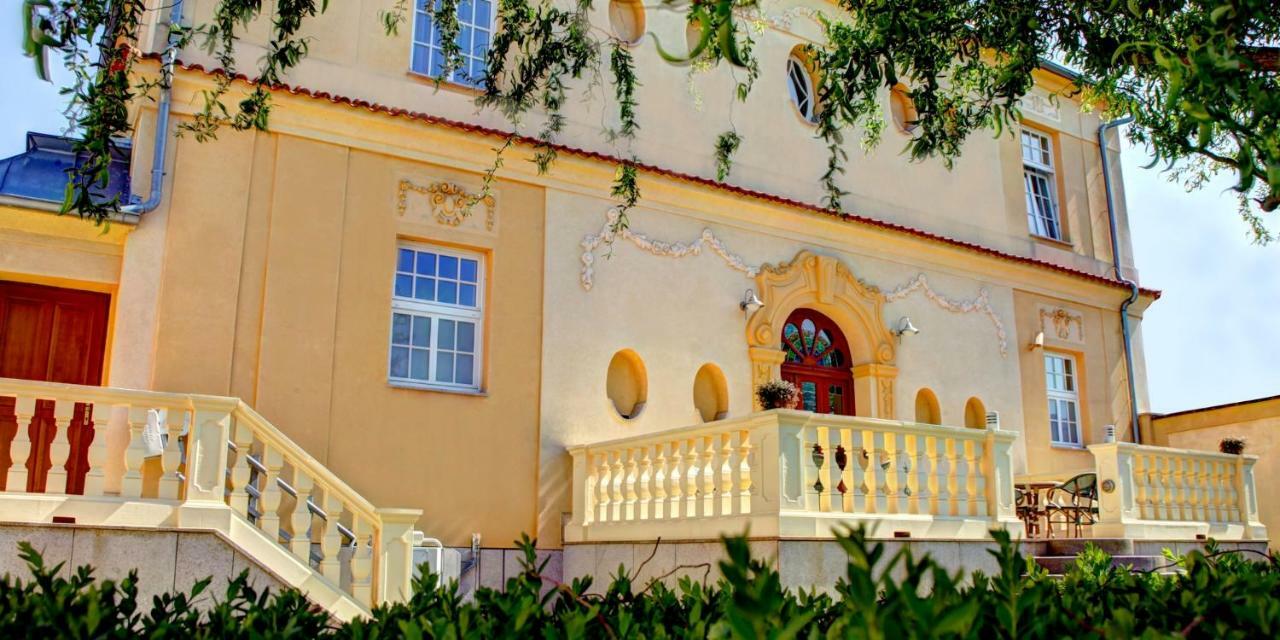 Penzion Tillerova Vila Lazne Bohdanec Exterior photo